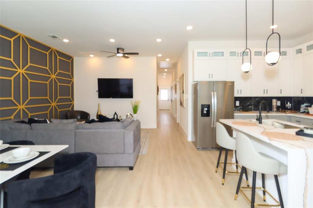 4902 Higgins Street - Photo 12