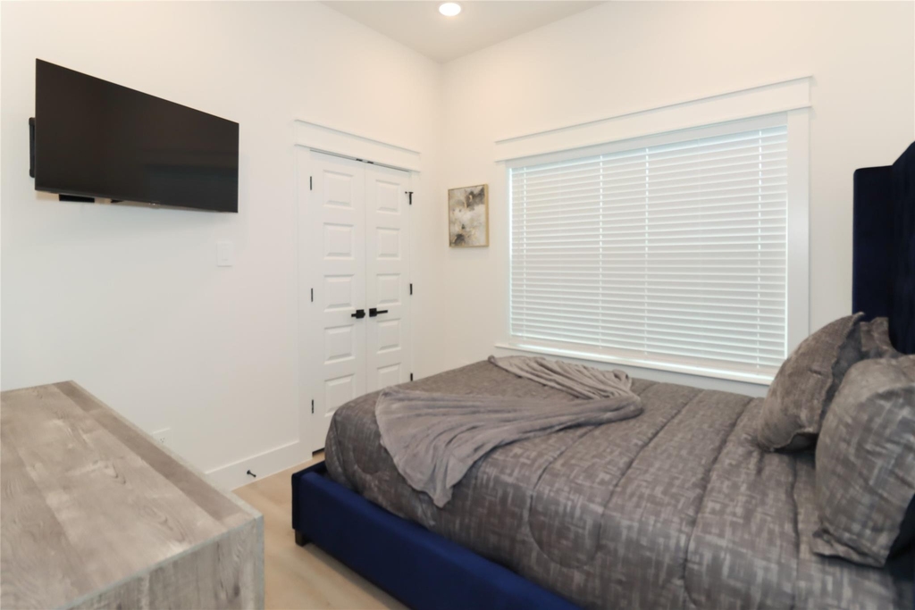 4902 Higgins Street - Photo 30