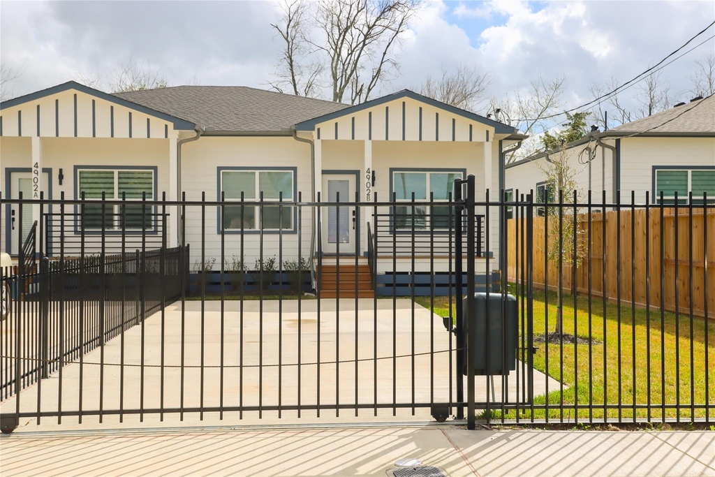 4902 Higgins Street - Photo 38