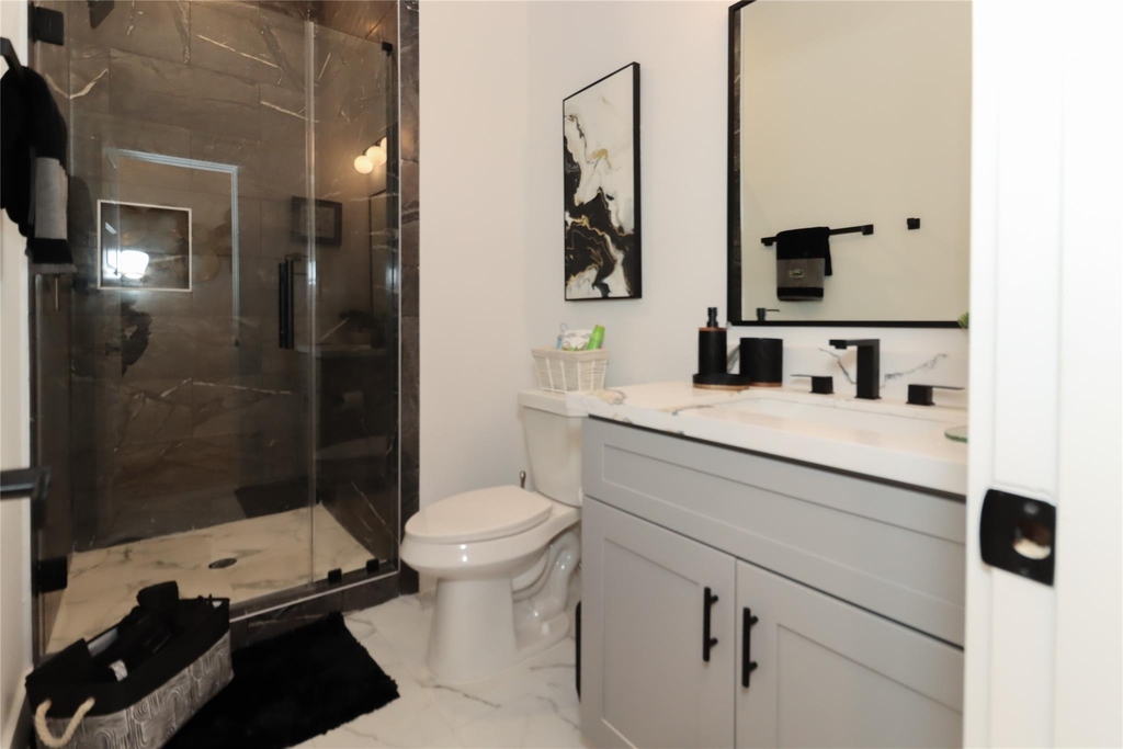 4902 Higgins Street - Photo 31