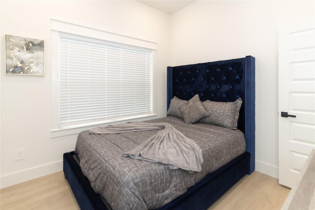 4902 Higgins Street - Photo 29