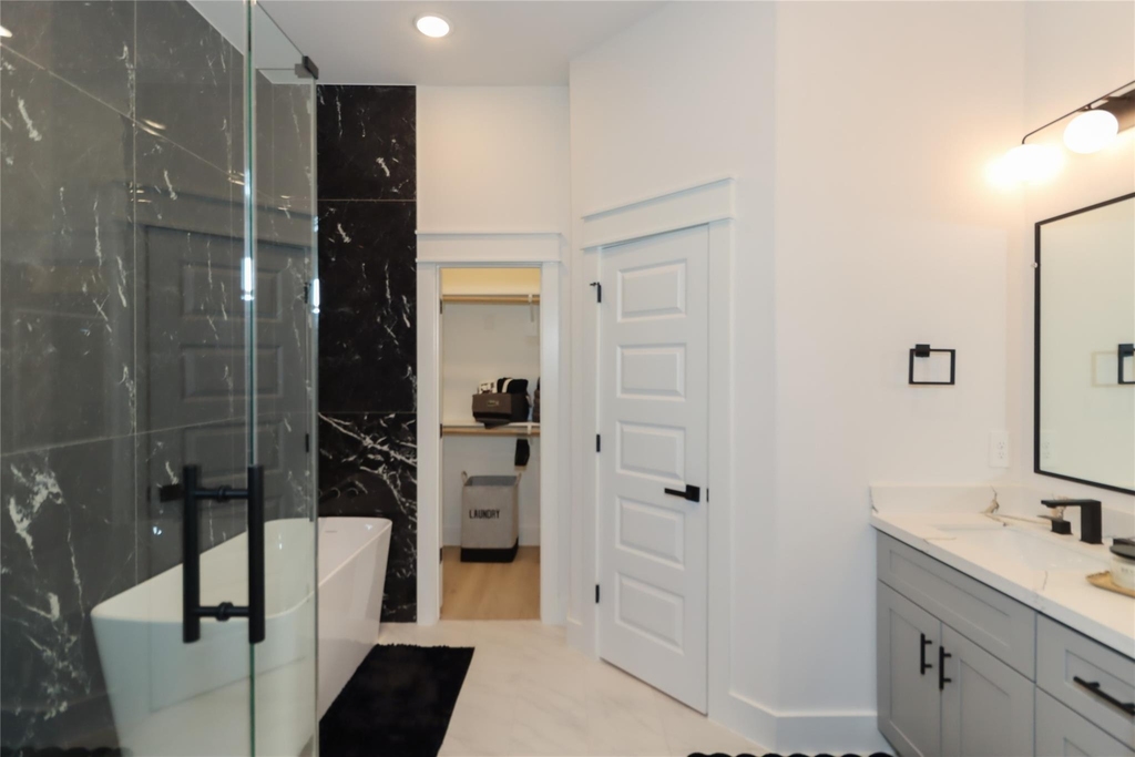 4902 Higgins Street - Photo 23