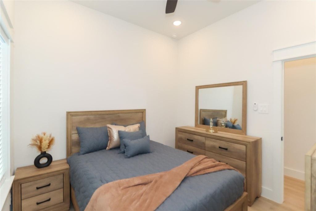 4902 Higgins Street - Photo 26