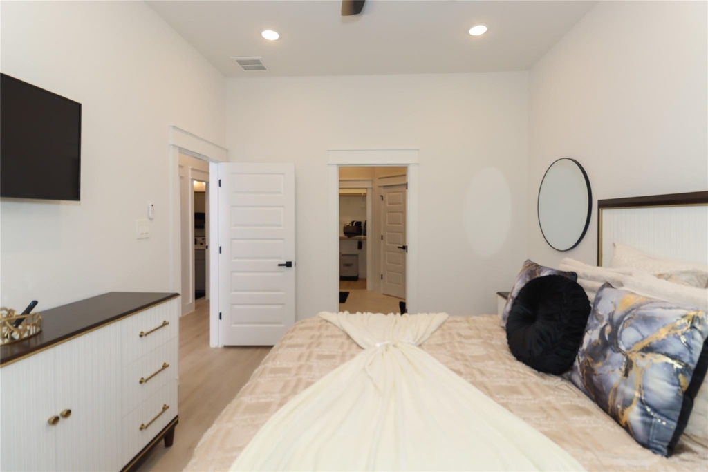 4902 Higgins Street - Photo 15