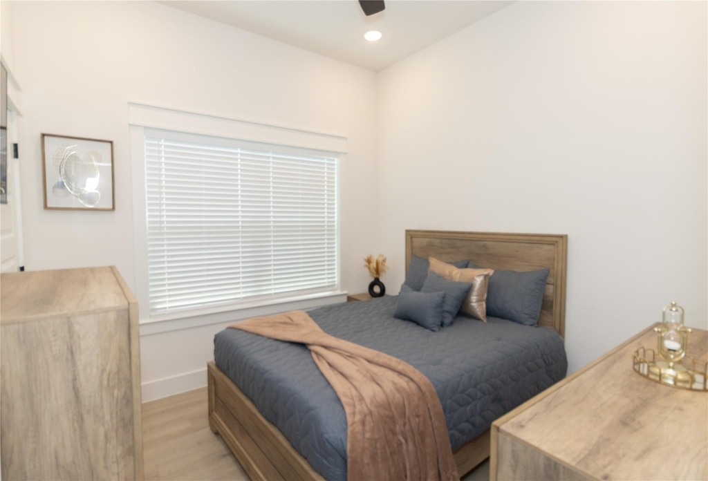 4902 Higgins Street - Photo 24