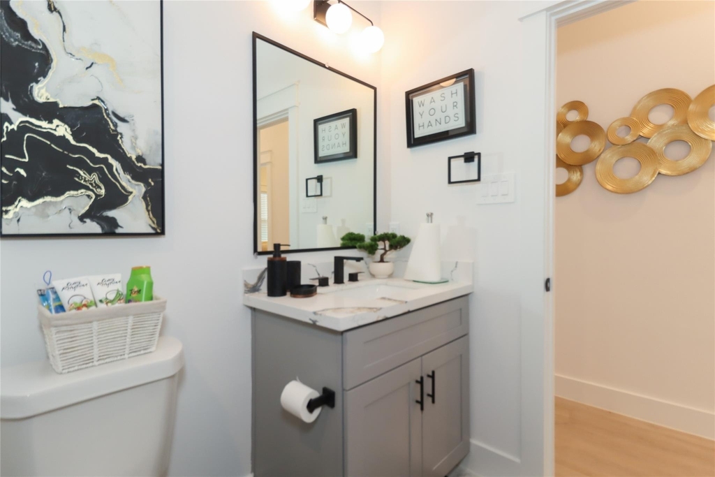 4902 Higgins Street - Photo 33