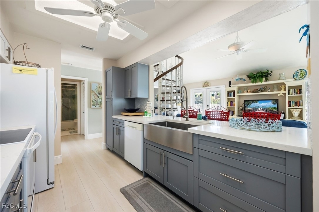 424 Lagoon Drive - Photo 12