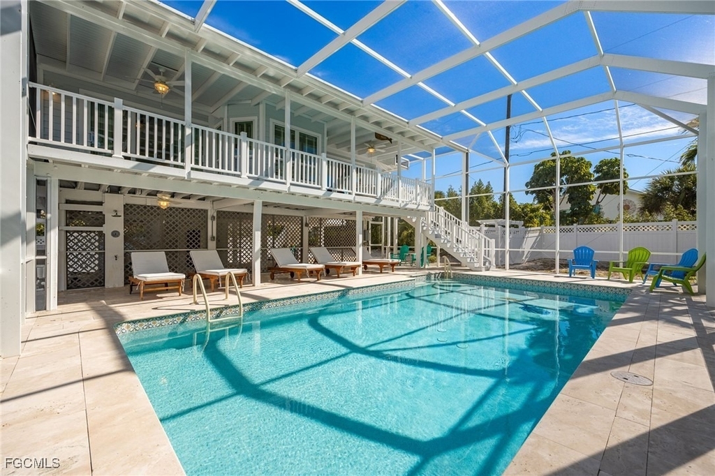 424 Lagoon Drive - Photo 0