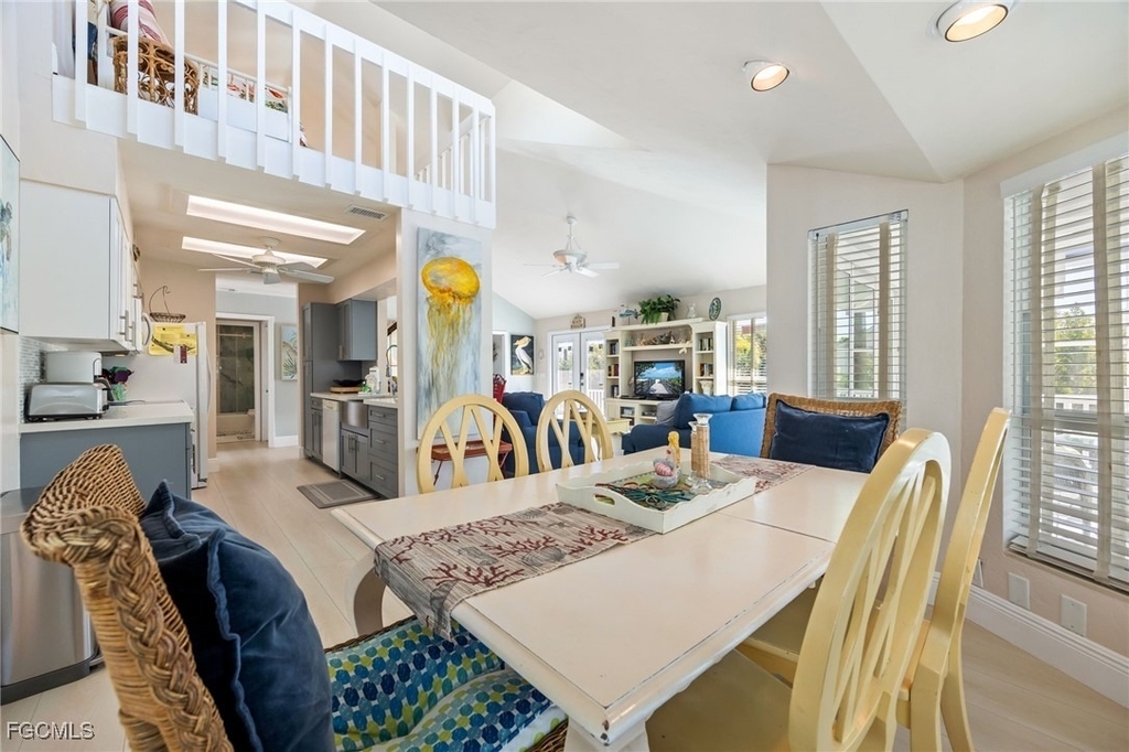 424 Lagoon Drive - Photo 10