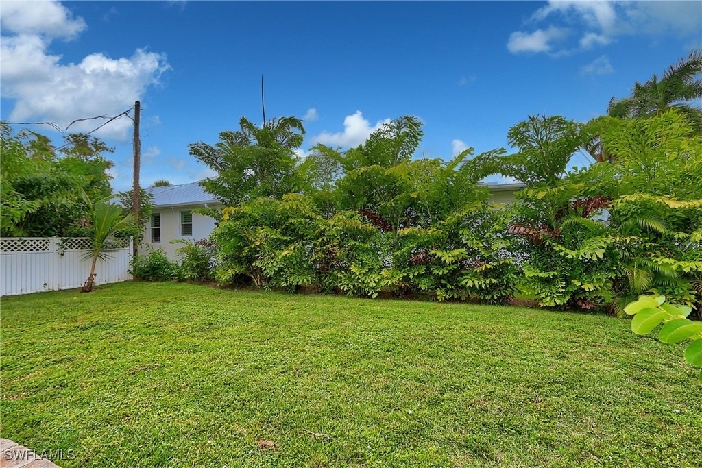 714 11th Street N - Photo 24