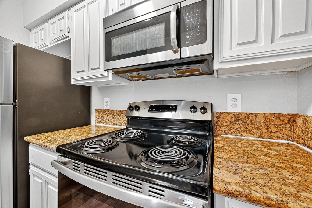 2110 Wilcrest Drive - Photo 13