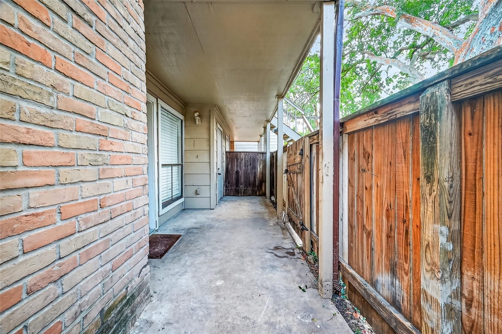 2110 Wilcrest Drive - Photo 22