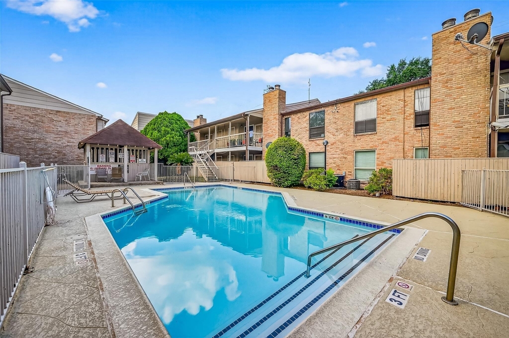 2110 Wilcrest Drive - Photo 23