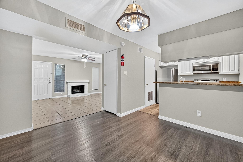 2110 Wilcrest Drive - Photo 9