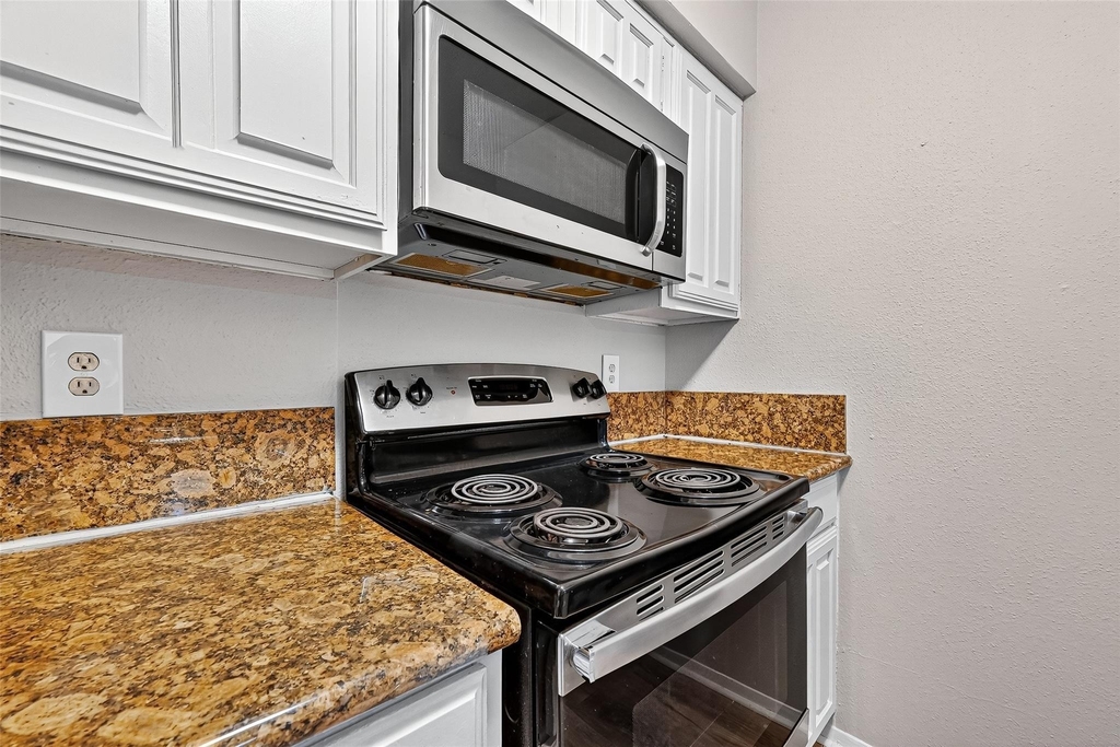 2110 Wilcrest Drive - Photo 12