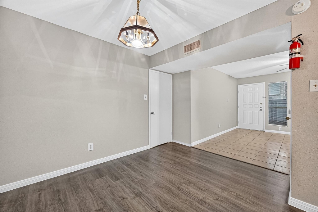 2110 Wilcrest Drive - Photo 10