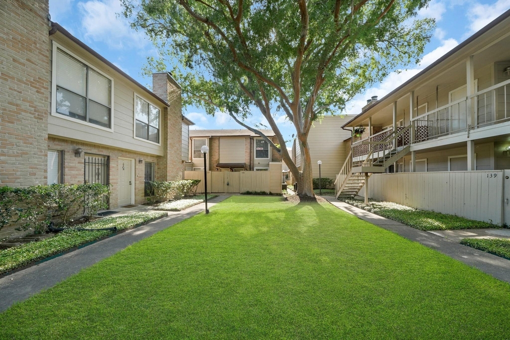 2110 Wilcrest Drive - Photo 24