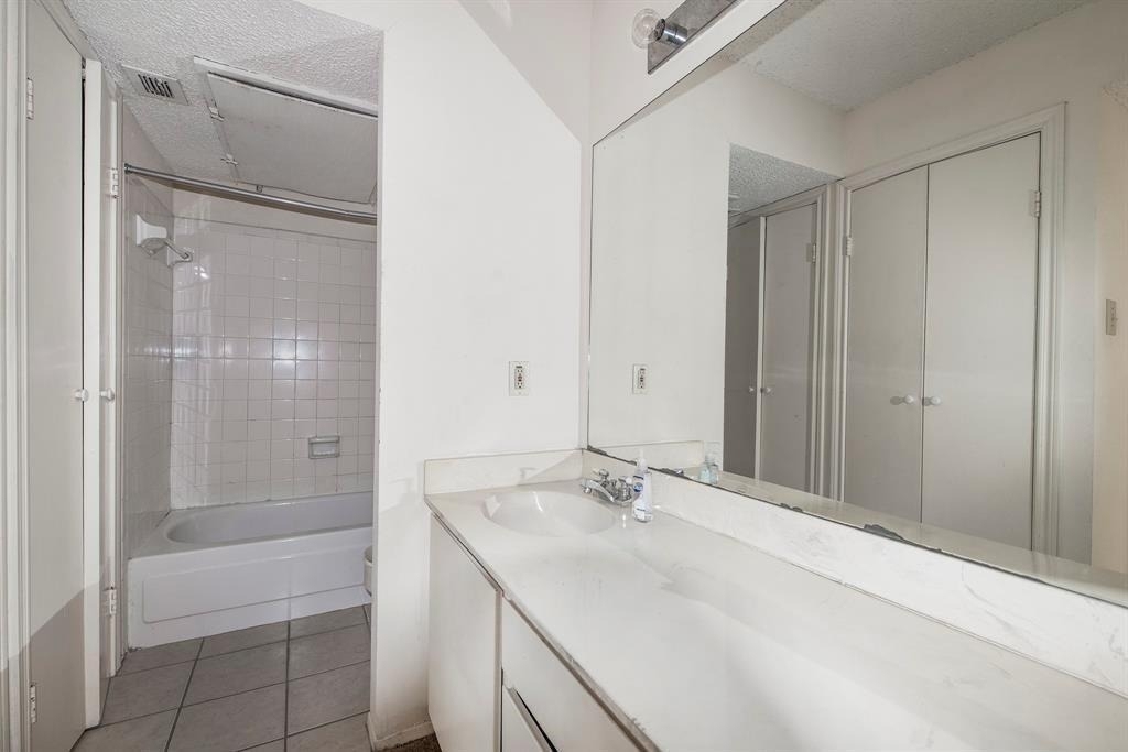 7900 N Stadium Drive - Photo 2