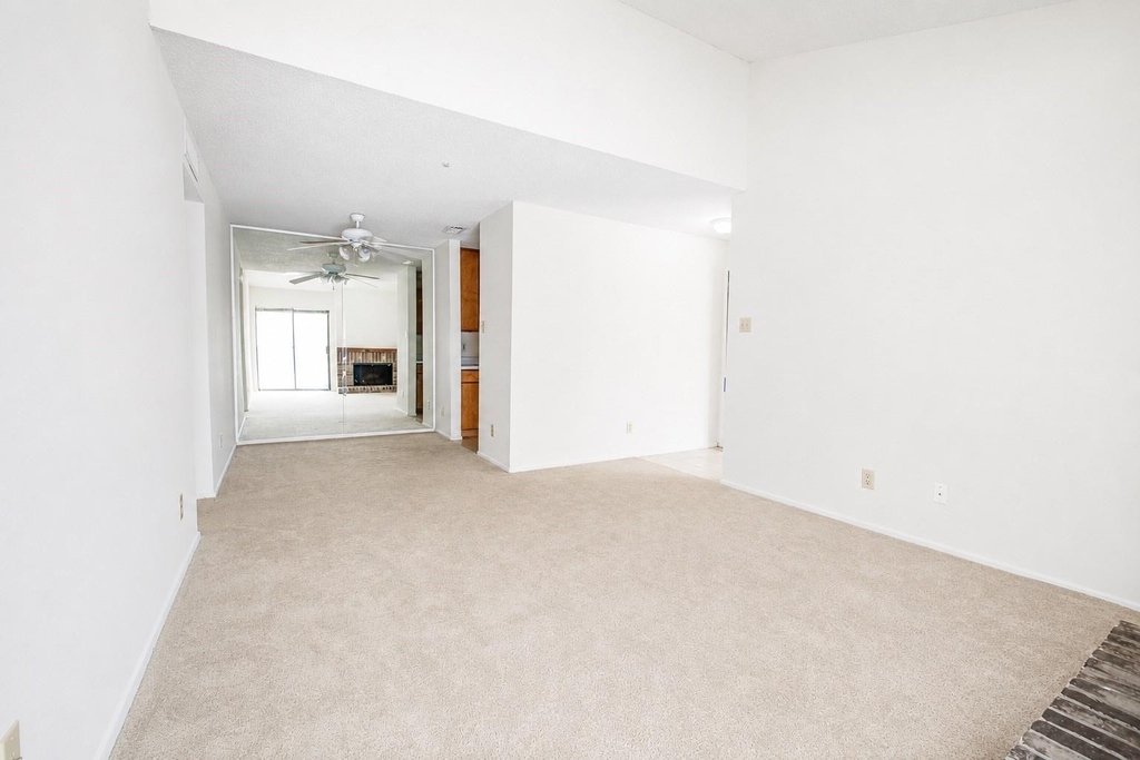 7900 N Stadium Drive - Photo 3