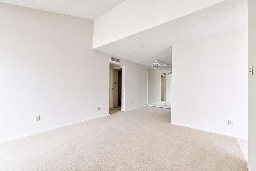 7900 N Stadium Drive - Photo 4