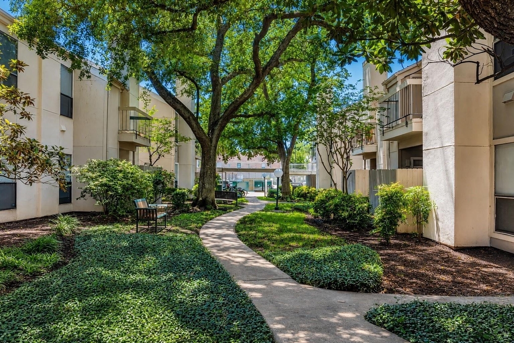 7900 N Stadium Drive - Photo 14