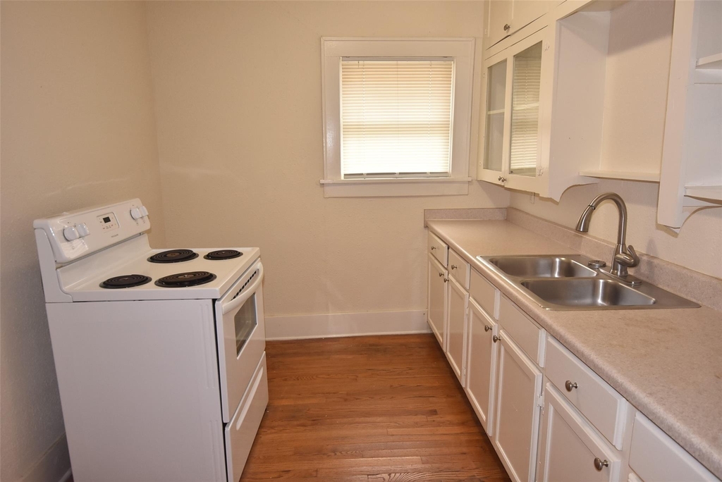 4618 Clay Street - Photo 9