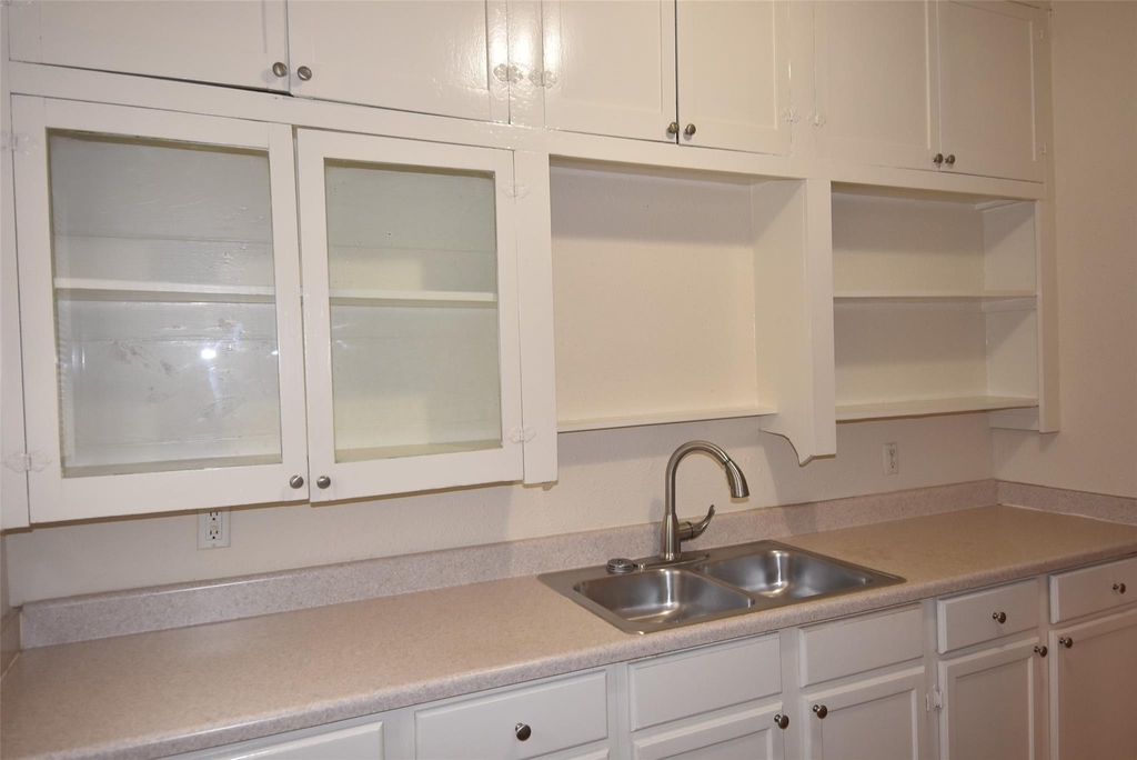 4618 Clay Street - Photo 10