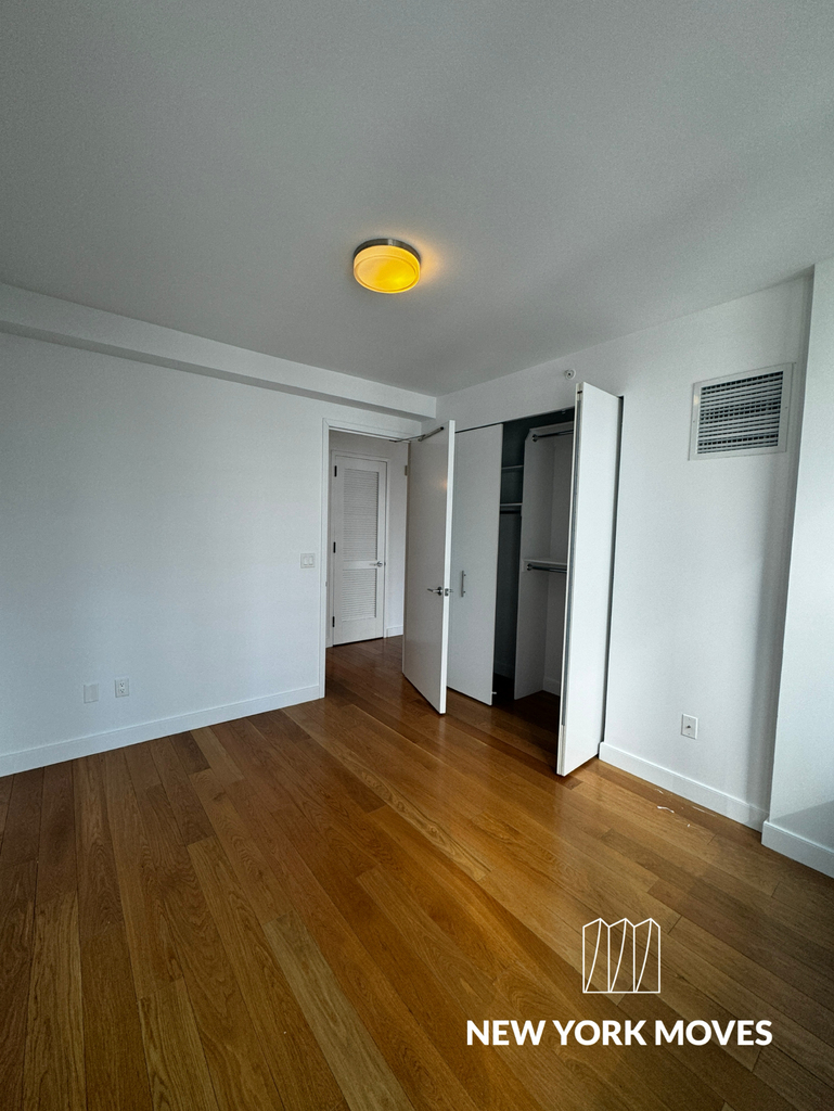 West 57th Street - Photo 11