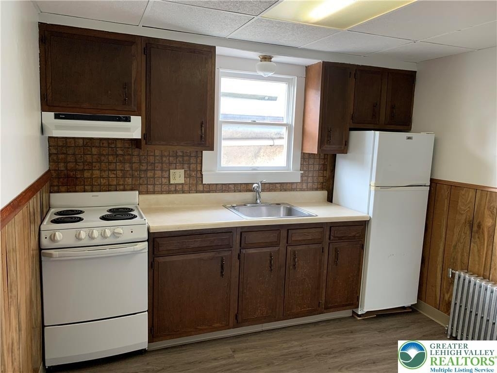 12 Pennsylvania Avenue - Photo 2