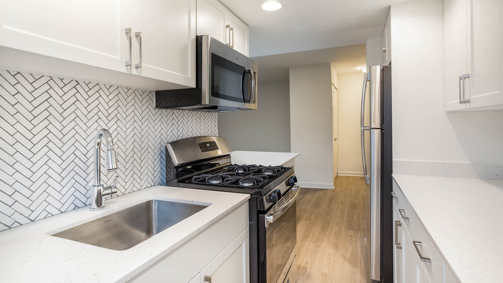 701 North Wayne Street - Photo 5