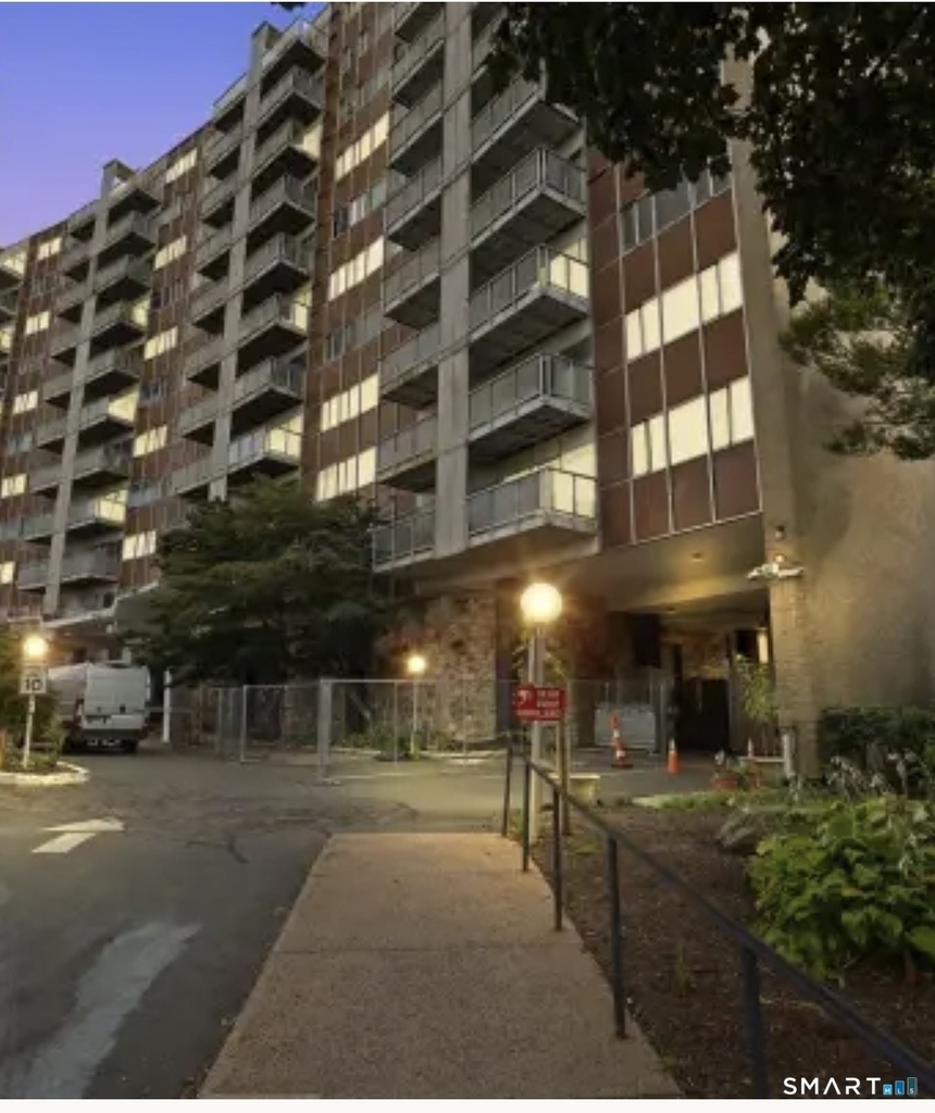30 Woodland Street - Photo 9
