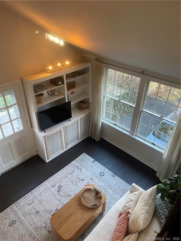 87b Red Coat Road - Photo 2