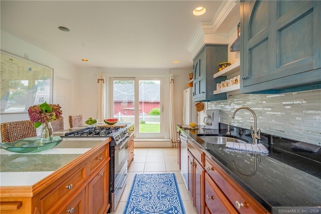 153 4th Avenue - Photo 8