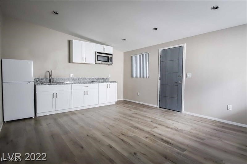 2201 Fairfield Avenue - Photo 2