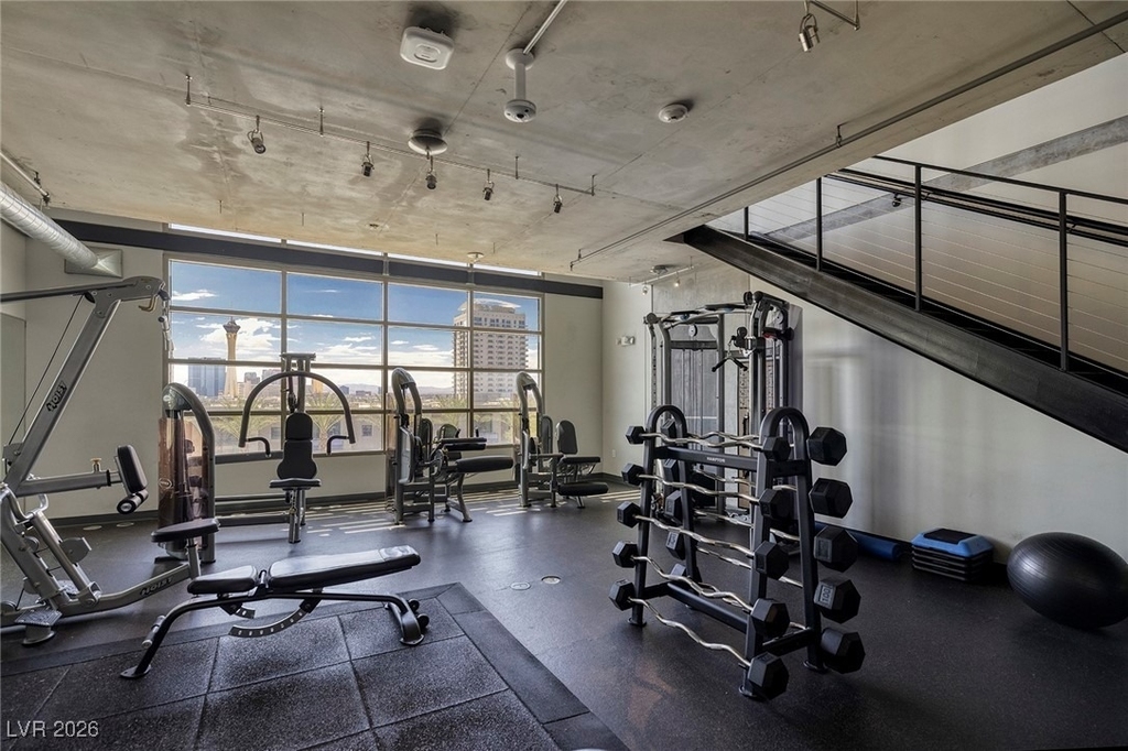 353 E Bonneville Avenue - Photo 8