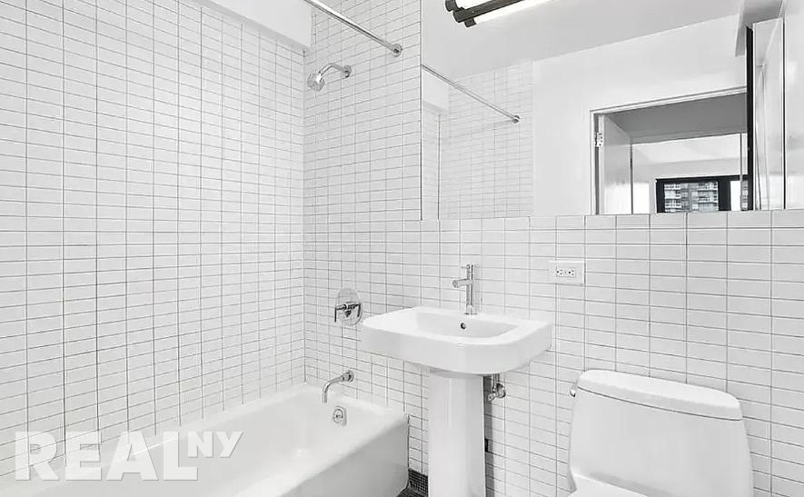 E 39th St - Photo 2
