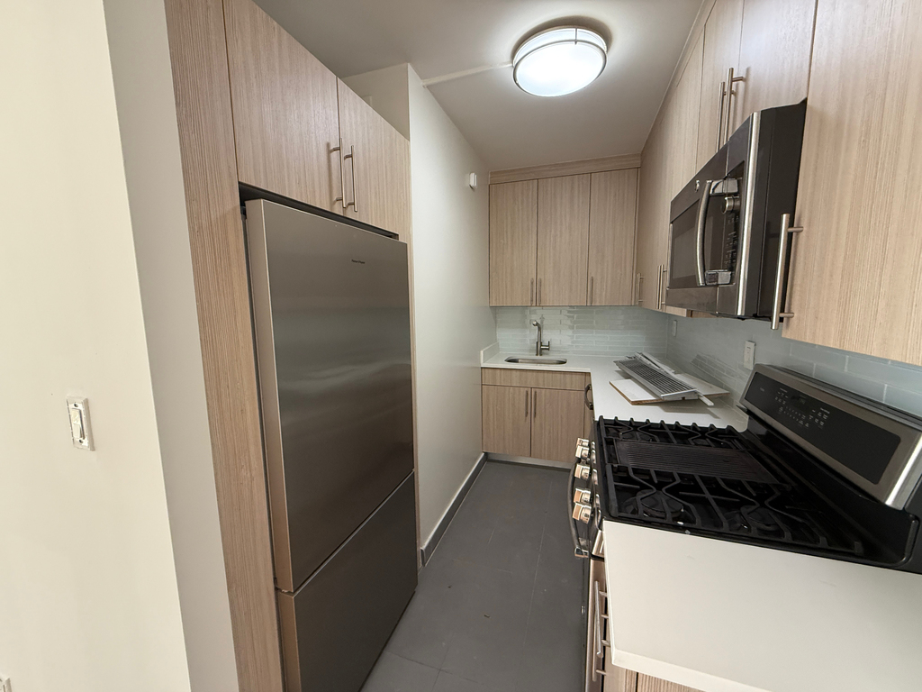 West 53rd Street - Photo 6
