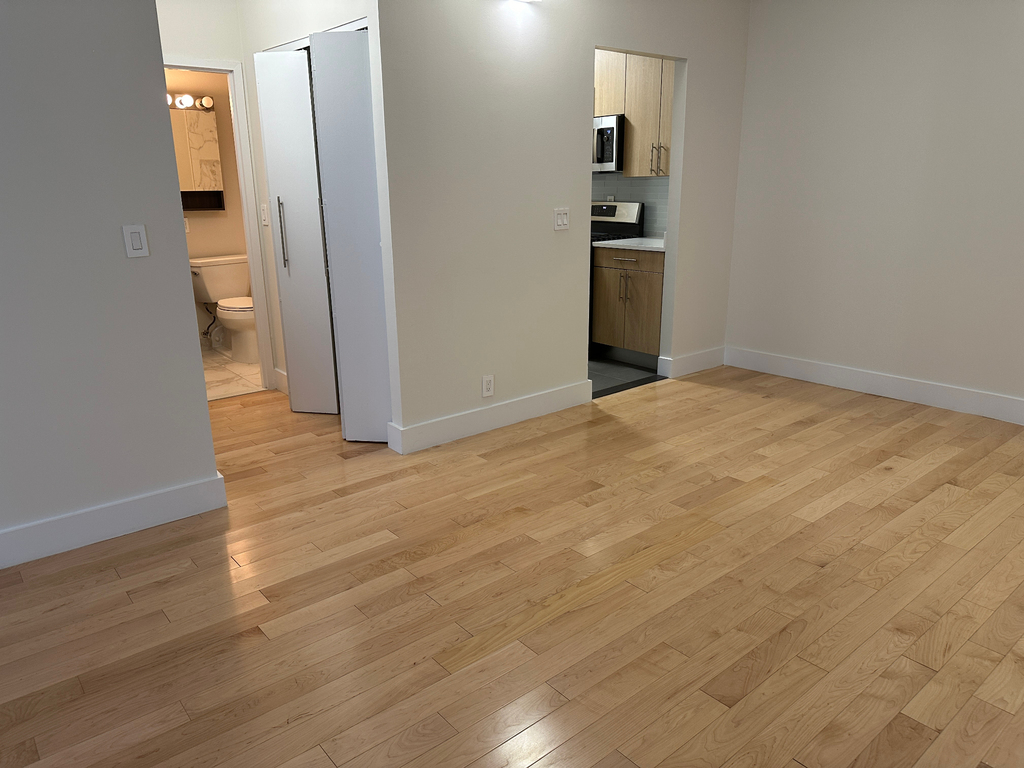 West 53rd Street - Photo 8