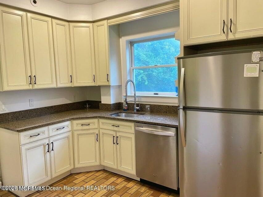 217 Elberon Boulevard - Photo 3