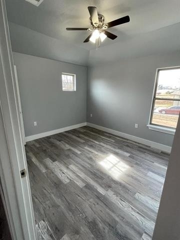 401 W Elm Street - Photo 11