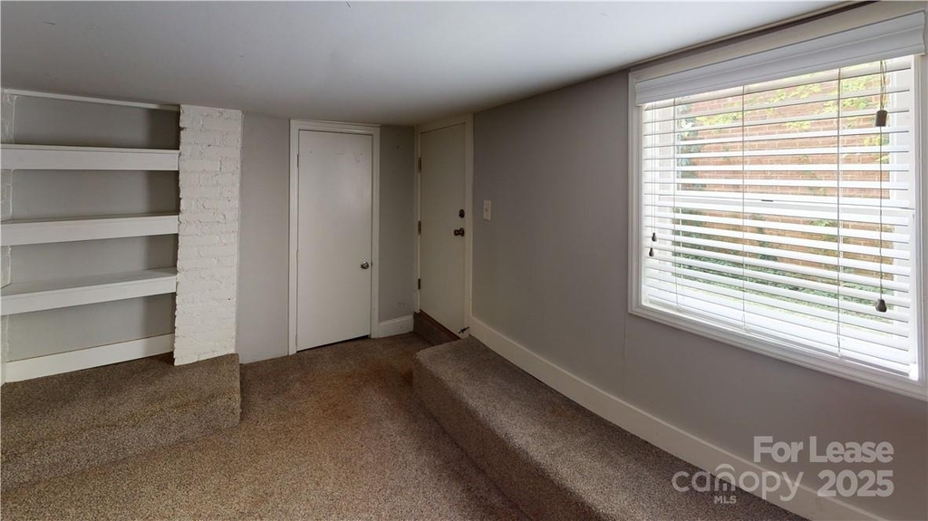 428 Hawthorne Lane - Photo 3