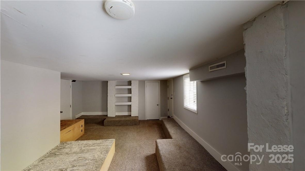 428 Hawthorne Lane - Photo 4
