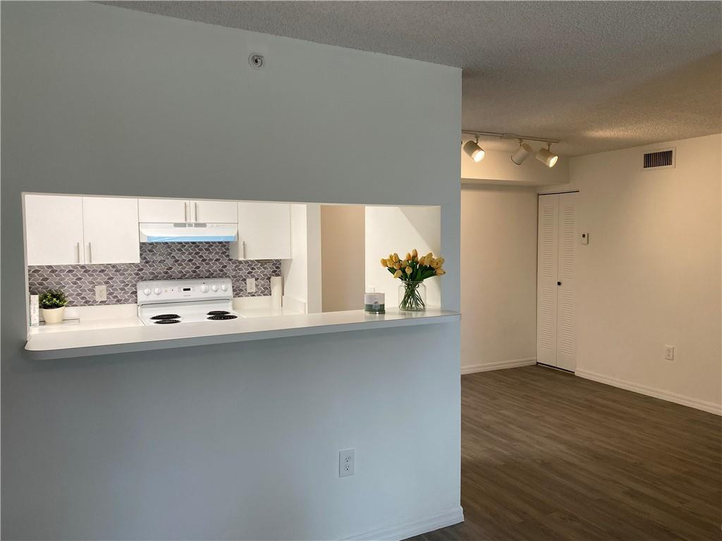 12112 Saint Andrews Place - Photo 4