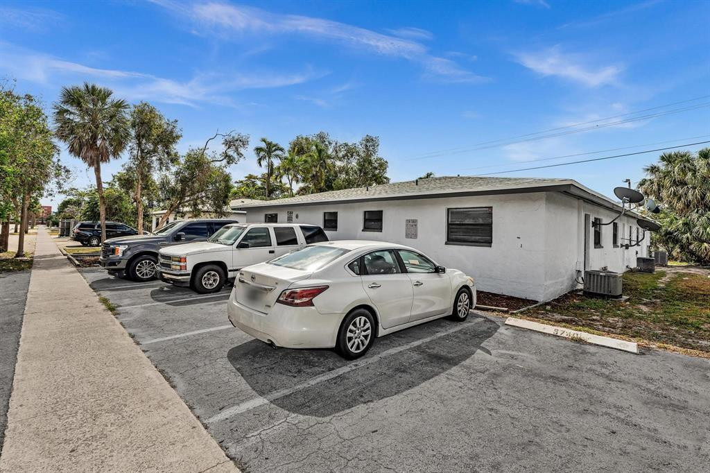 5748 Nw 27th Court - Photo 4