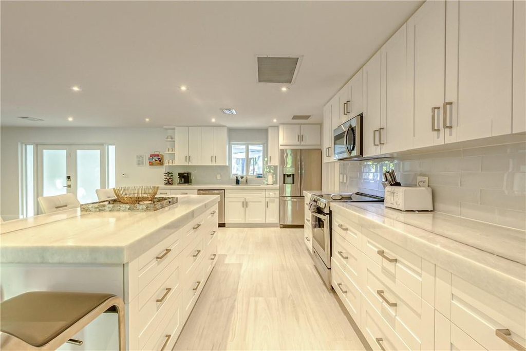 1800 Se Admirals Way - Photo 12