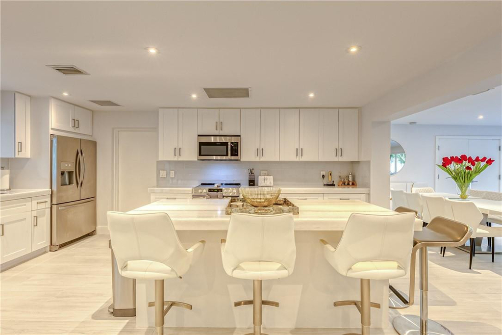 1800 Se Admirals Way - Photo 11