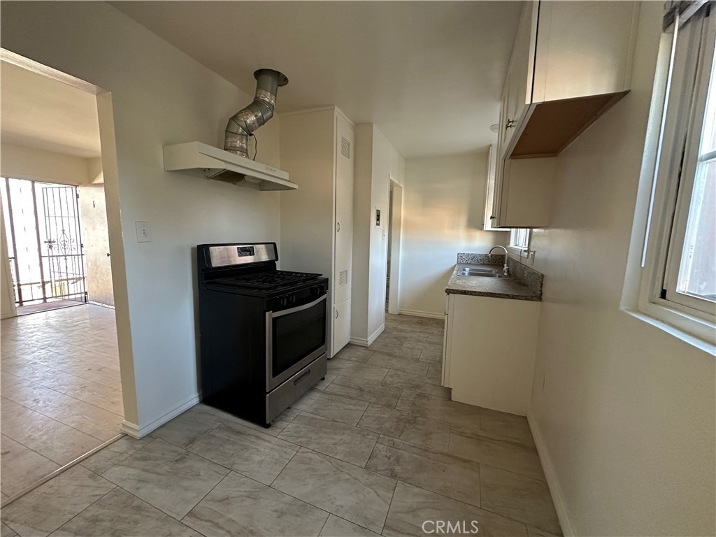 253 E Villa Street - Photo 8