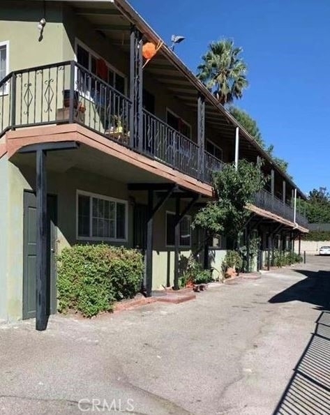 253 E Villa Street - Photo 0