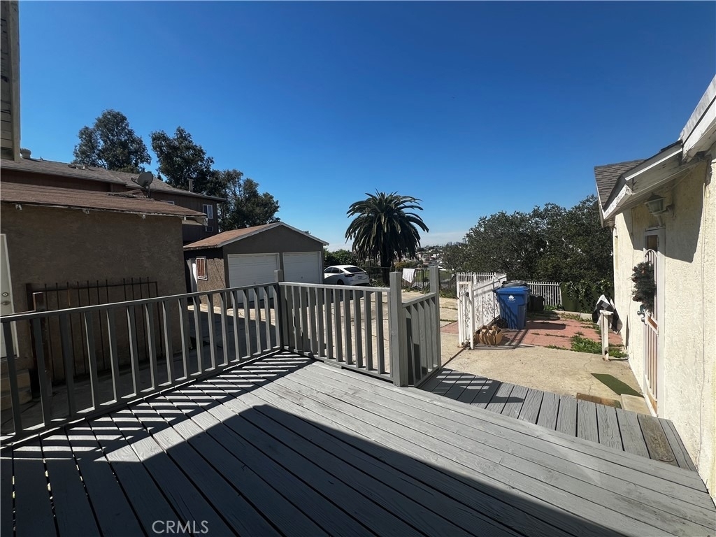 609 Camulos Street - Photo 10