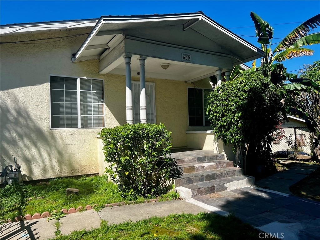 609 Camulos Street - Photo 0